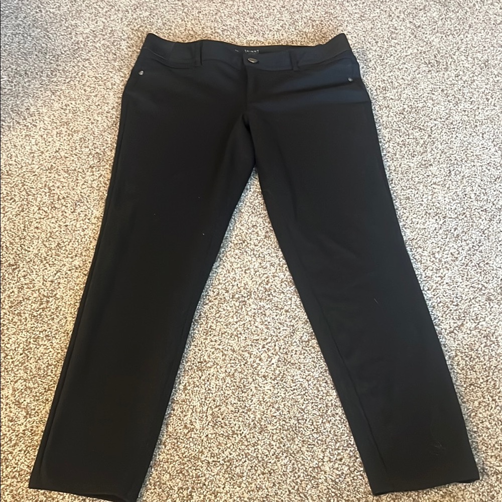 Chic Black Skinny Mid Rise Pants